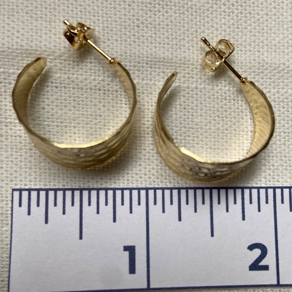 Textured hammered gold plated half hoops - Picture 3 of 4